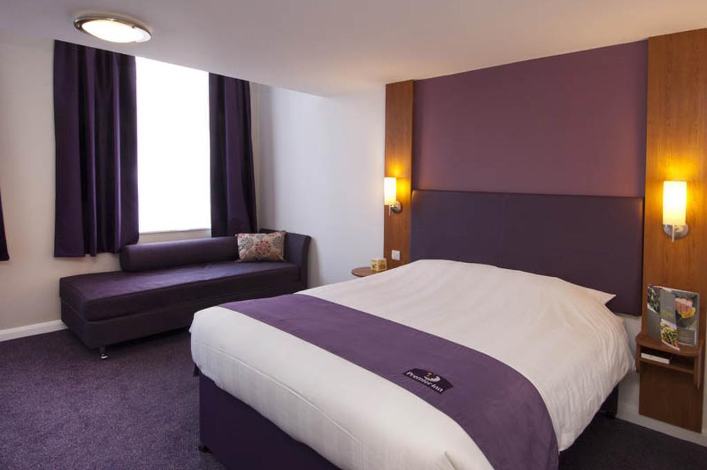 Premier Inn Epsom Central Kamer foto