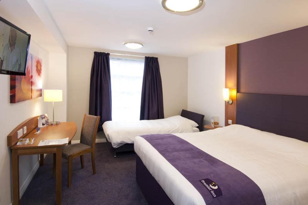 Premier Inn Epsom Central Kamer foto