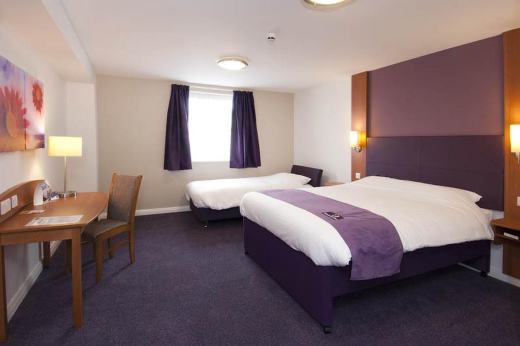 Premier Inn Epsom Central Kamer foto